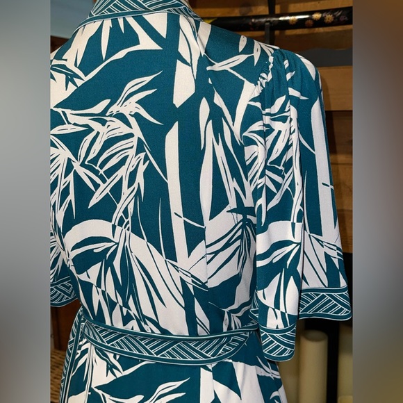 BCBG Max Azria Matte Jersey Wrap Dress - Picture 3 of 7